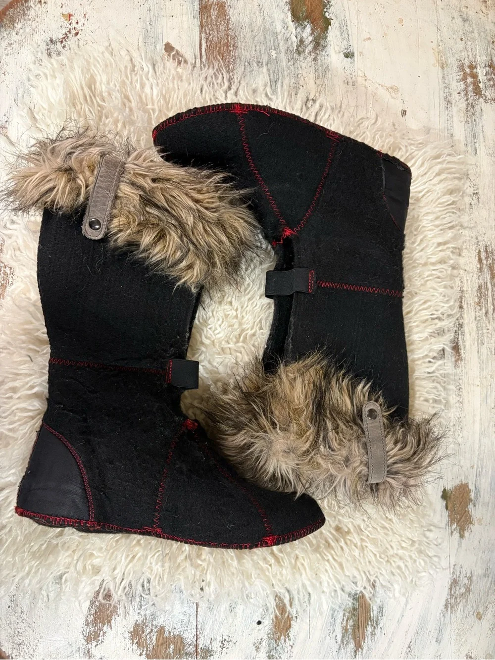 Sorel Women's Joan of Arctic winter boots in the Quarry/Black colorway 7.5